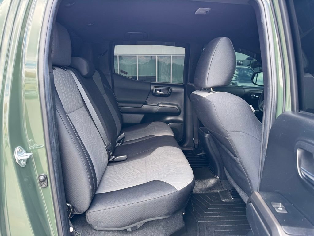 Used 2022 Toyota Tacoma TRD Sport AWD/4WD image 22