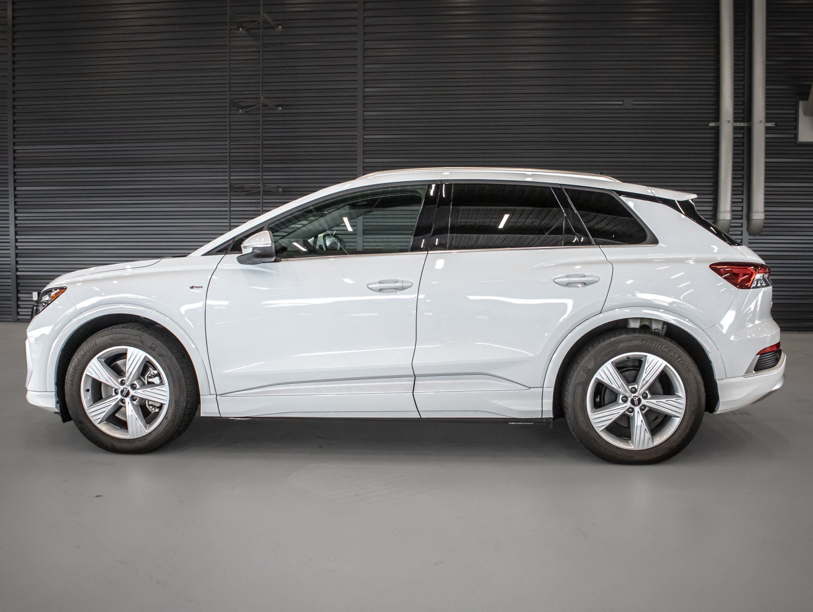Used 2025 Audi Q4 e-tron Premium Plus w/ Premium Plus AWD/4WD image 13