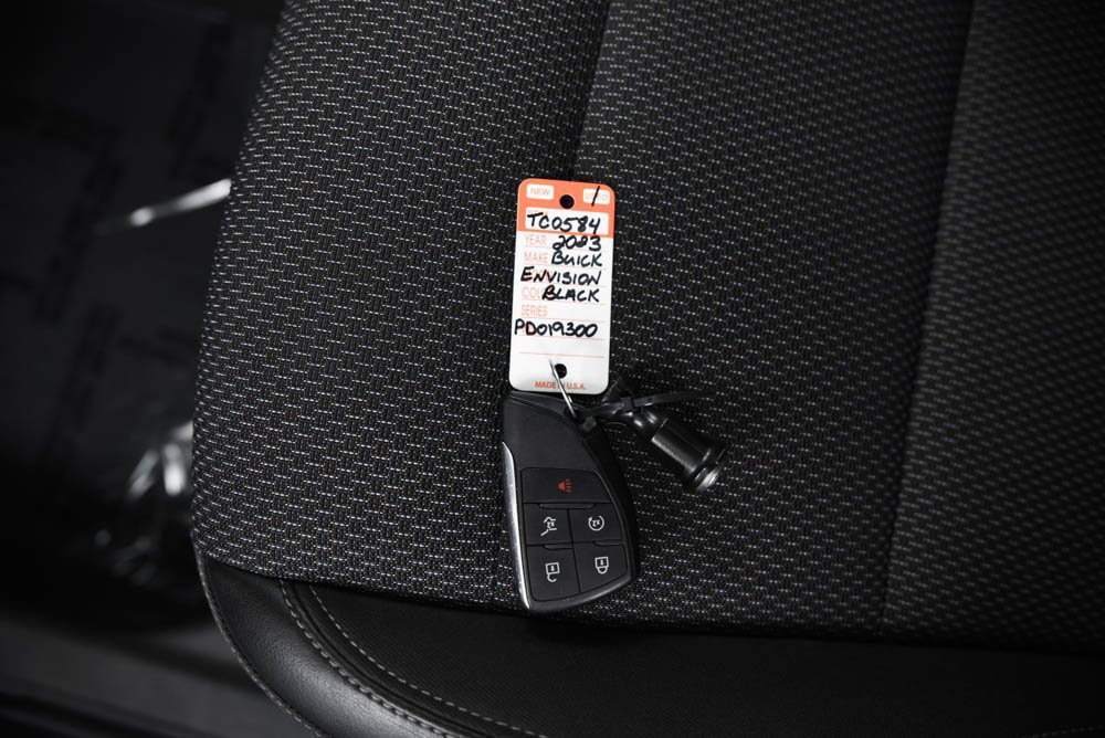 Used 2023 Buick Envision Preferred image 23