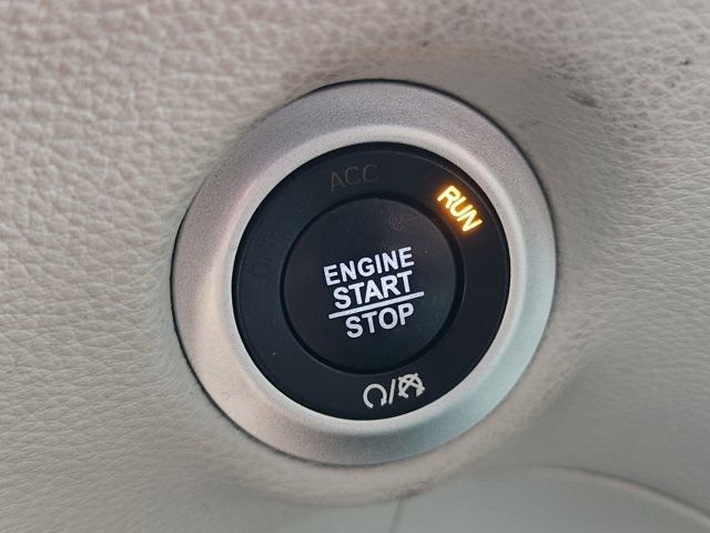 Used 2023 Chrysler Pacifica Limited image 8