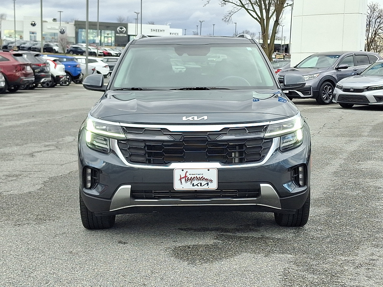 Certified 2025 Kia Seltos SX w/ SX Sunroof Package image 2