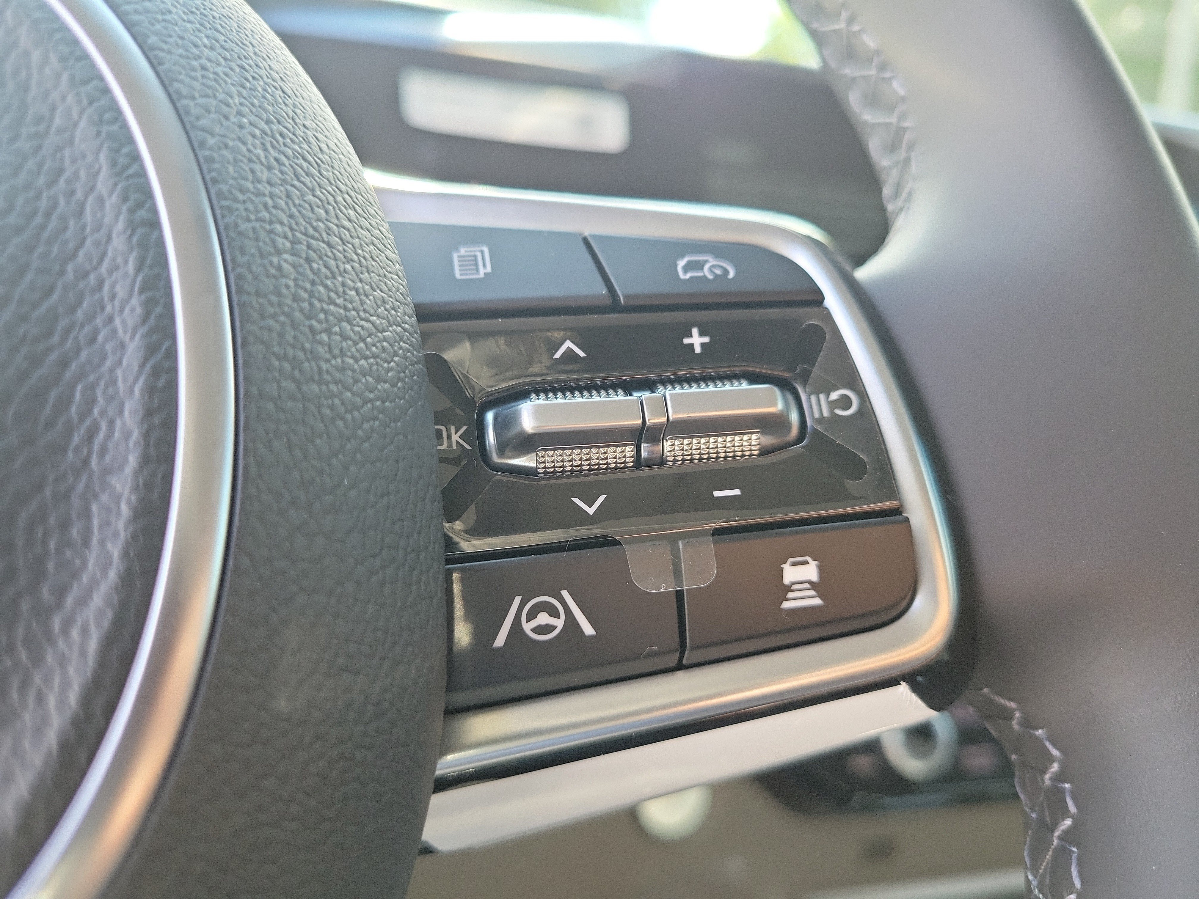New 2026 Kia Carnival LXS FWD image 22