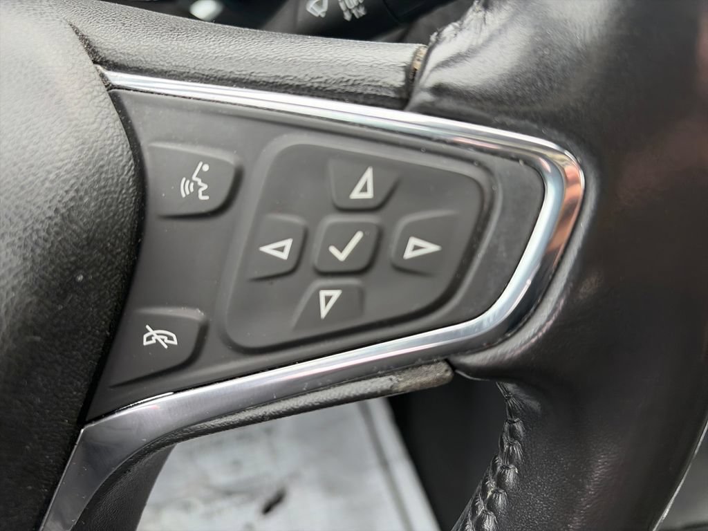 Used 2018 Chevrolet Malibu LT FWD image 12