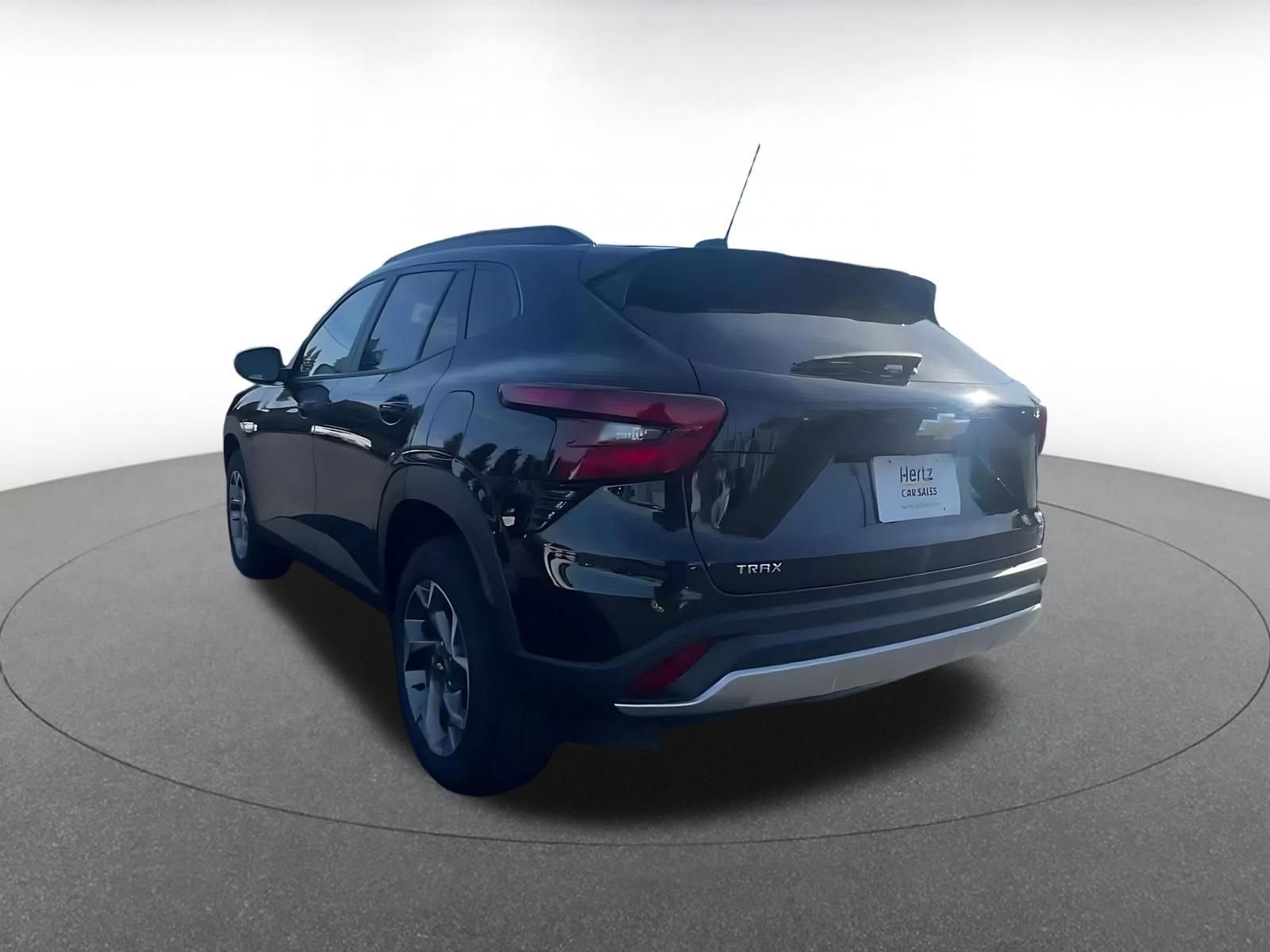 Used 2025 Chevrolet Trax LT image 11