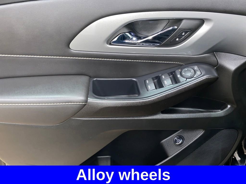 Used 2022 Chevrolet Traverse LT image 29