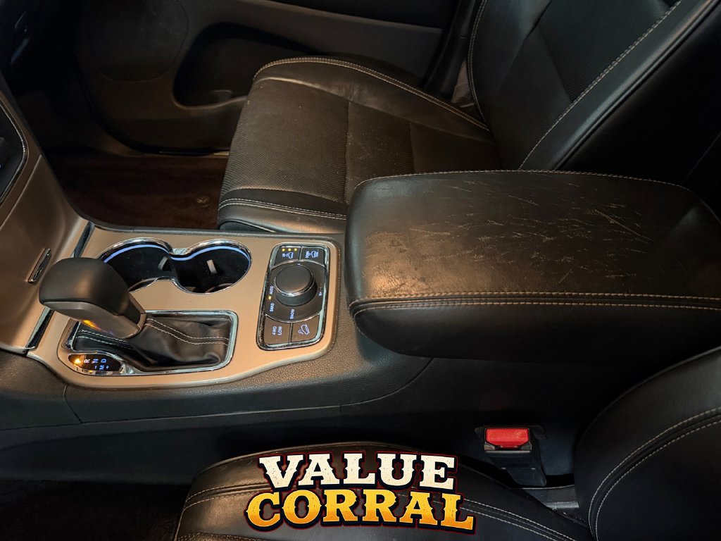 Used 2016 Jeep Grand Cherokee Overland w/ Advanced Technology Group AWD/4WD image 36