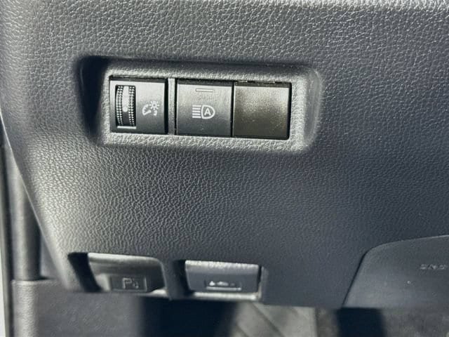 Used 2022 Toyota RAV4 LE FWD image 10