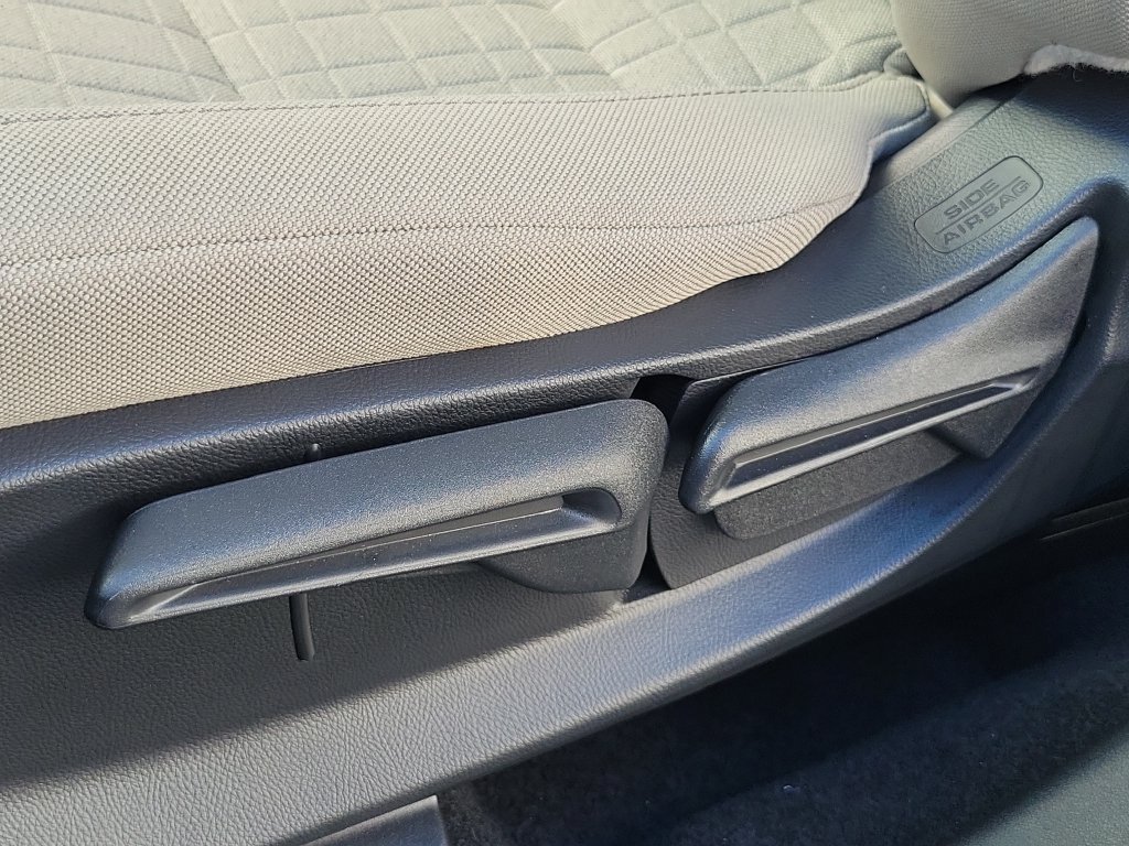 Used 2027 Honda HR-V LX image 22