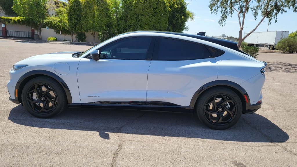 Used 2022 Ford Mustang Mach-E Premium RWD image 7