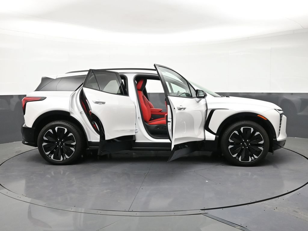 Used 2025 Chevrolet Blazer EV RS w/ Super Cruise Package AWD/4WD image 33