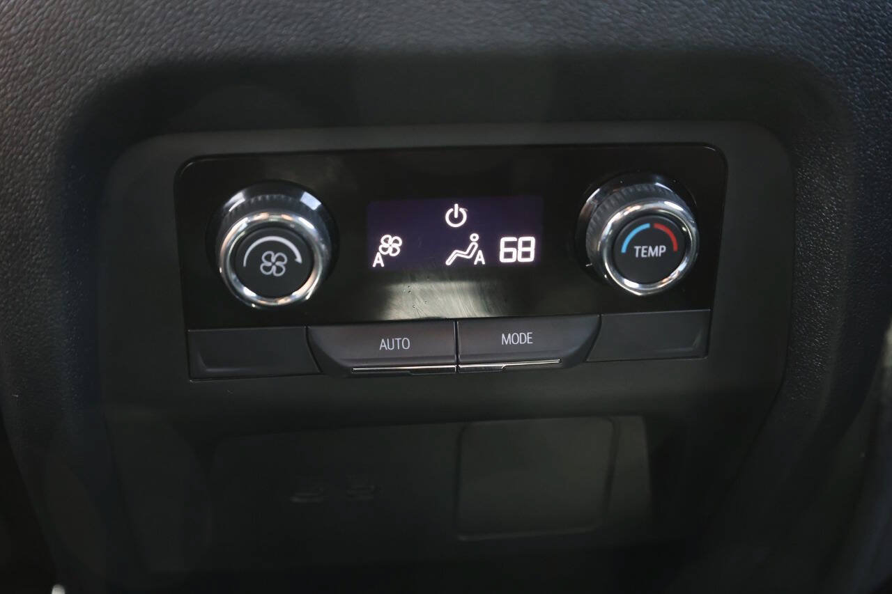 Used 2025 Chevrolet Traverse Z71 AWD/4WD image 21
