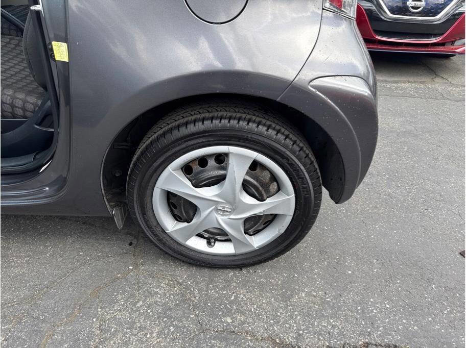 Used 2013 Scion iQ image 32