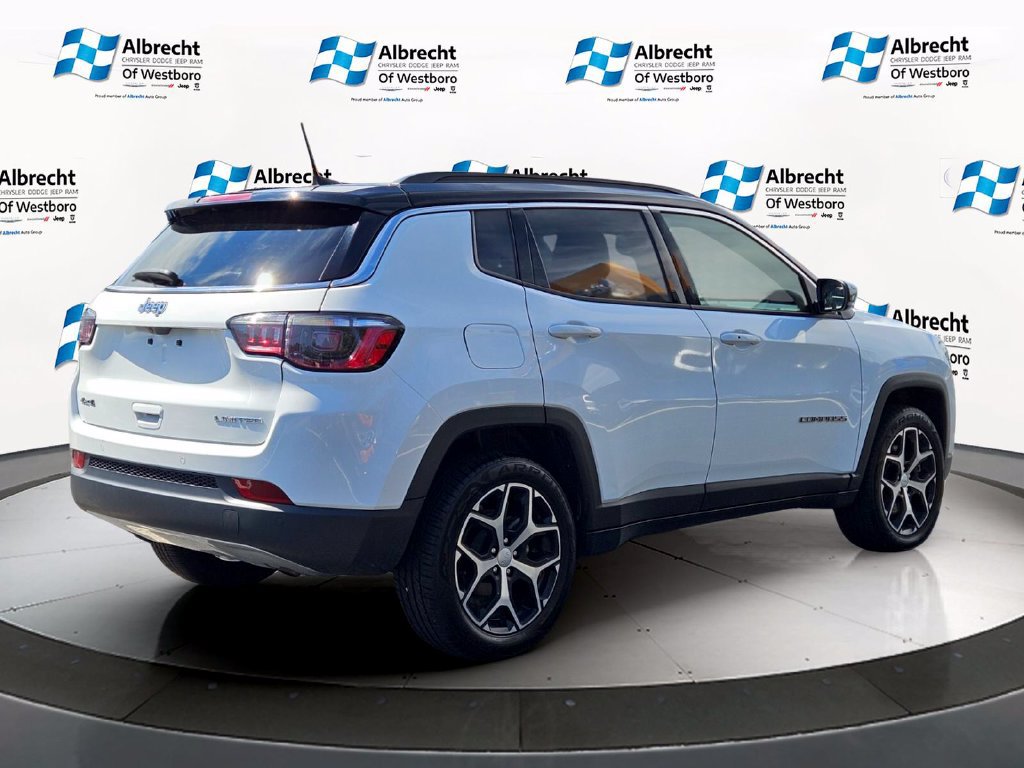 Used 2024 Jeep Compass Limited AWD/4WD image 5