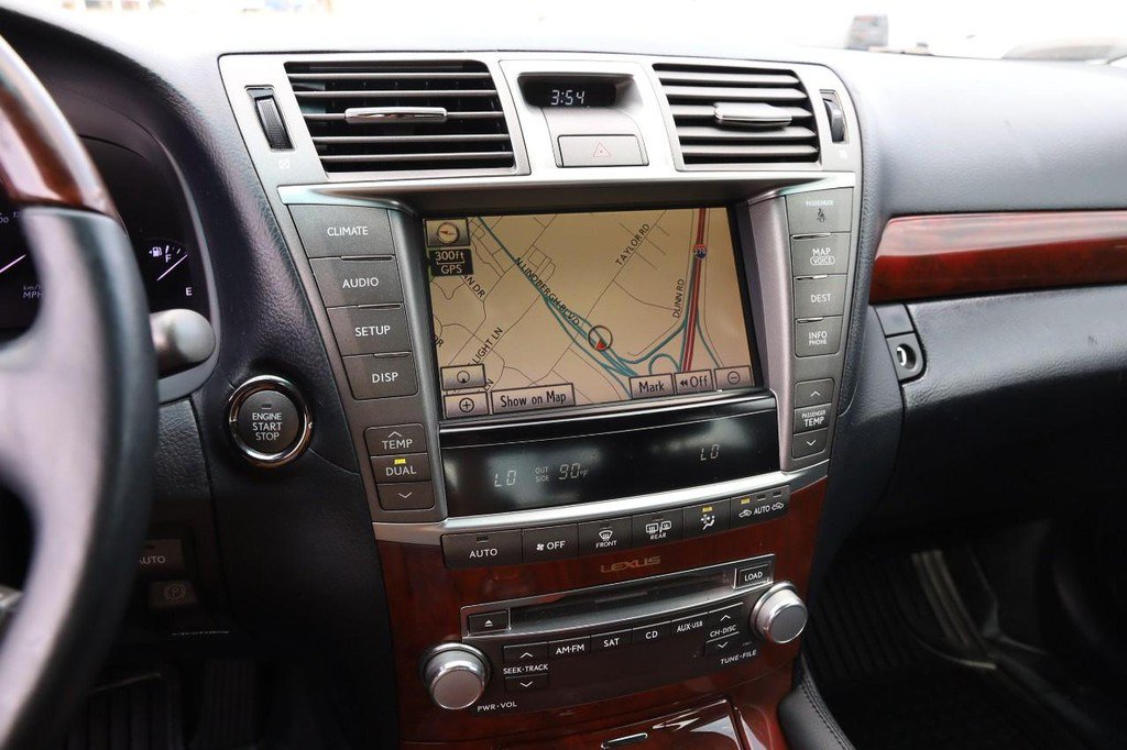Used 2012 Lexus LS 460 w/ Comfort Pkg RWD image 18