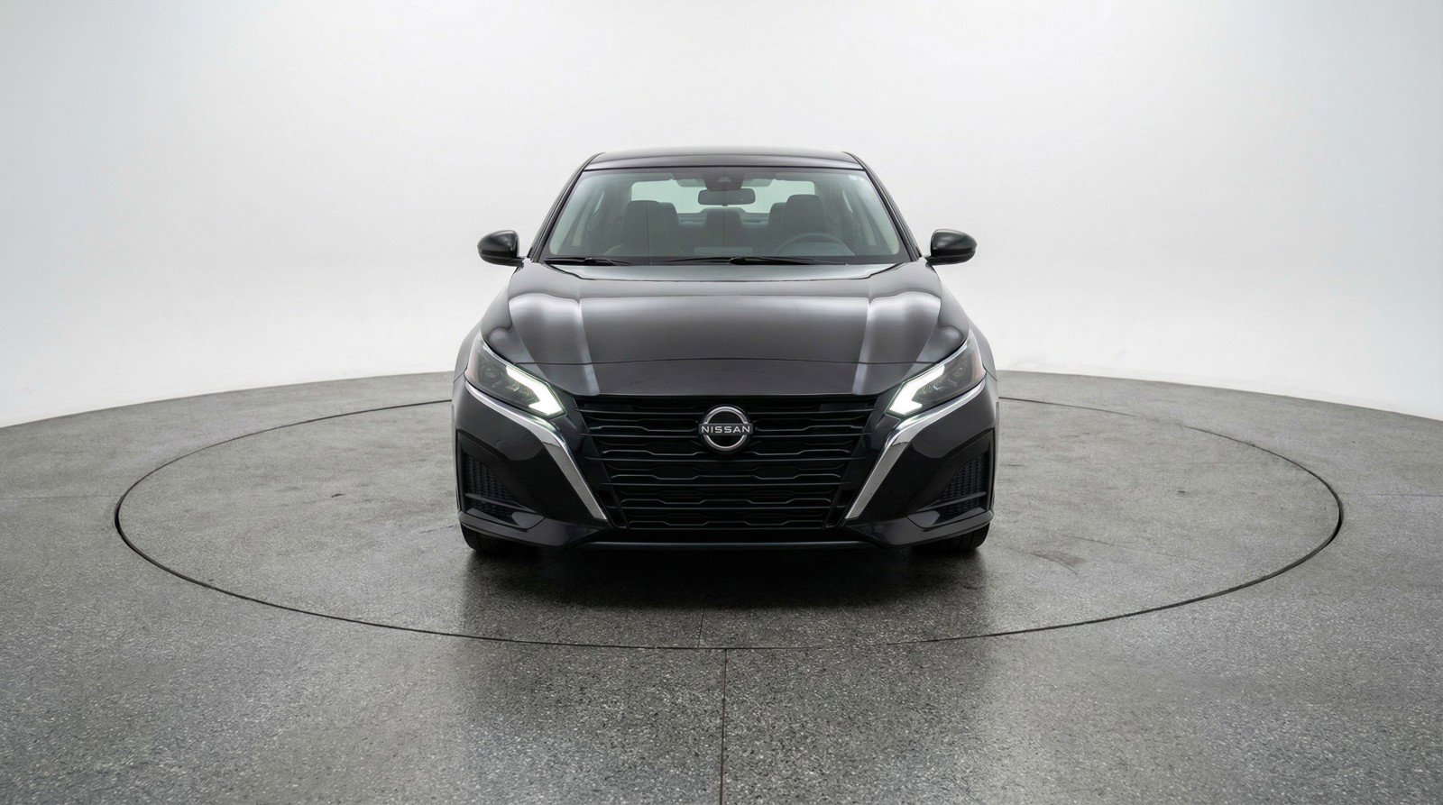 Used 2025 Nissan Altima 2.5 SV image 2