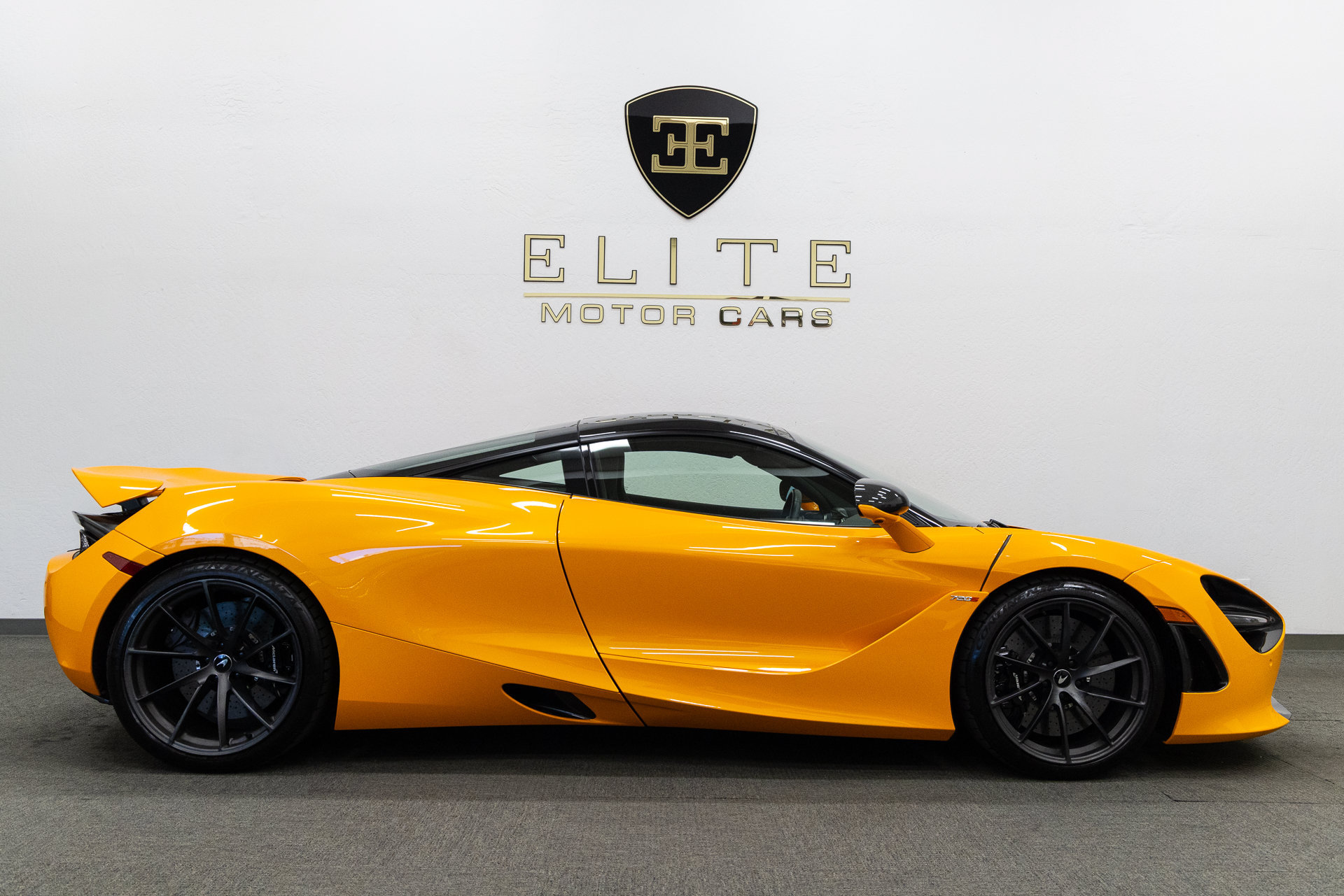 Used 2019 McLaren 720S Performance RWD image 9