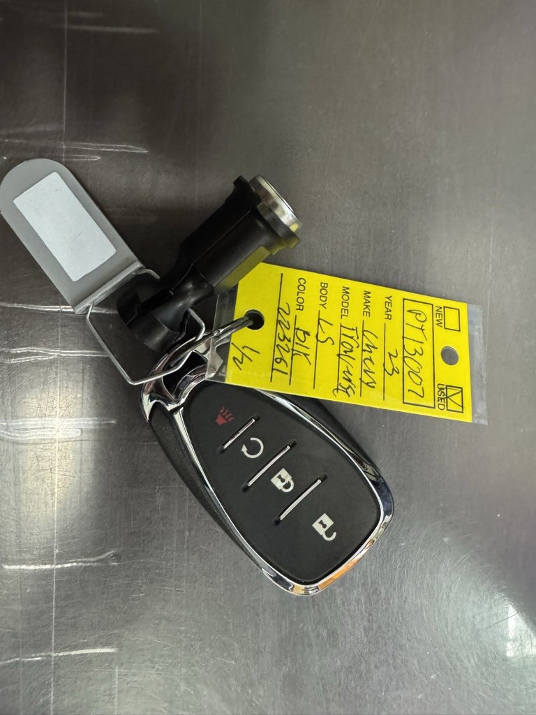 Used 2023 Chevrolet Traverse LS image 12