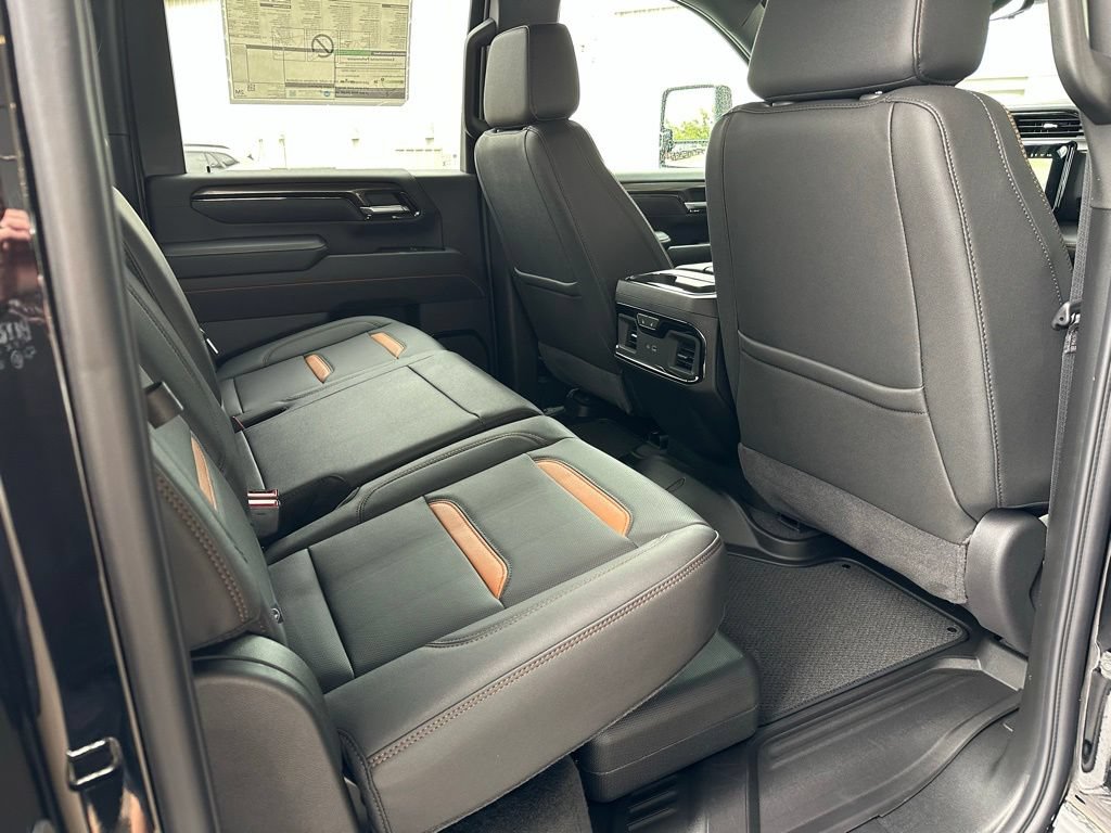 New 2026 GMC Sierra 2500 AT4 w/ AT4 Premium Plus Package AWD/4WD image 17