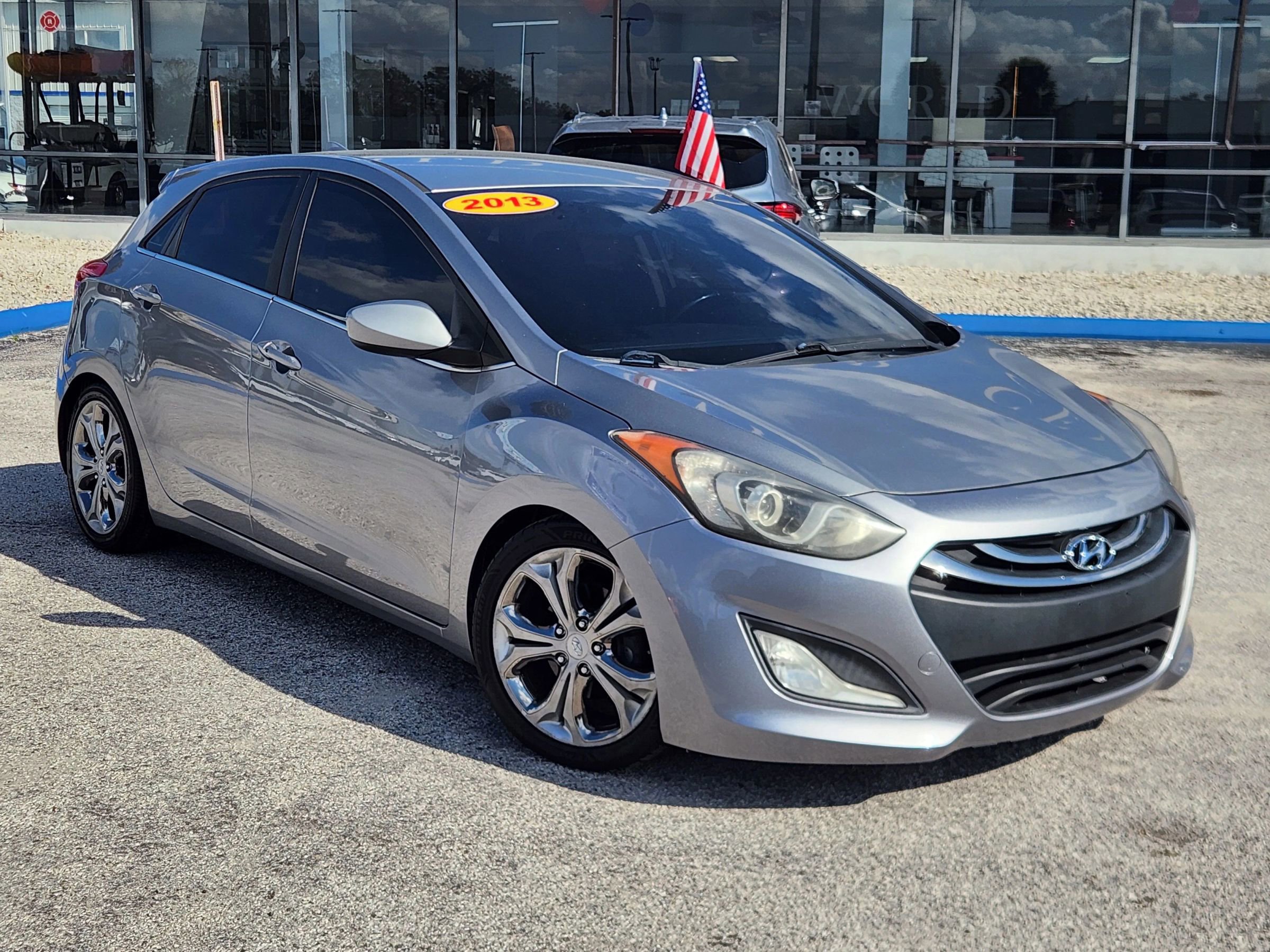 Used 2013 Hyundai Elantra GT w/ Touch & Go Pkg image 2