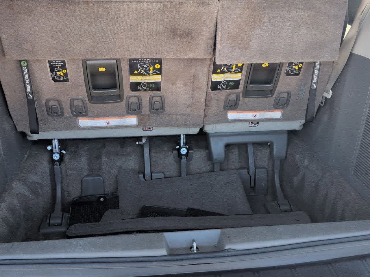 Used 2015 Toyota Sienna XLE FWD image 32