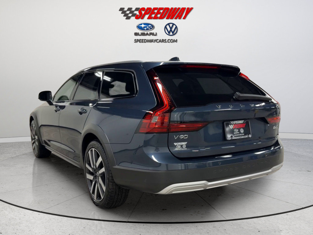 Used 2025 Volvo V90 B6 Cross Country Plus w/ Climate Package AWD/4WD image 8