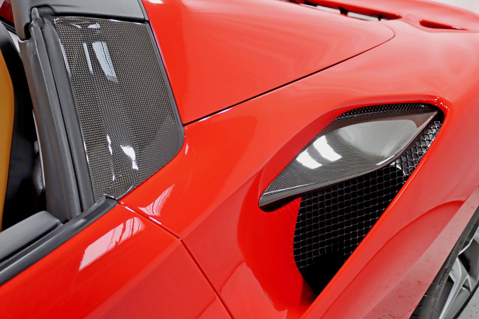 Used 2023 Ferrari F8 Tributo image 24