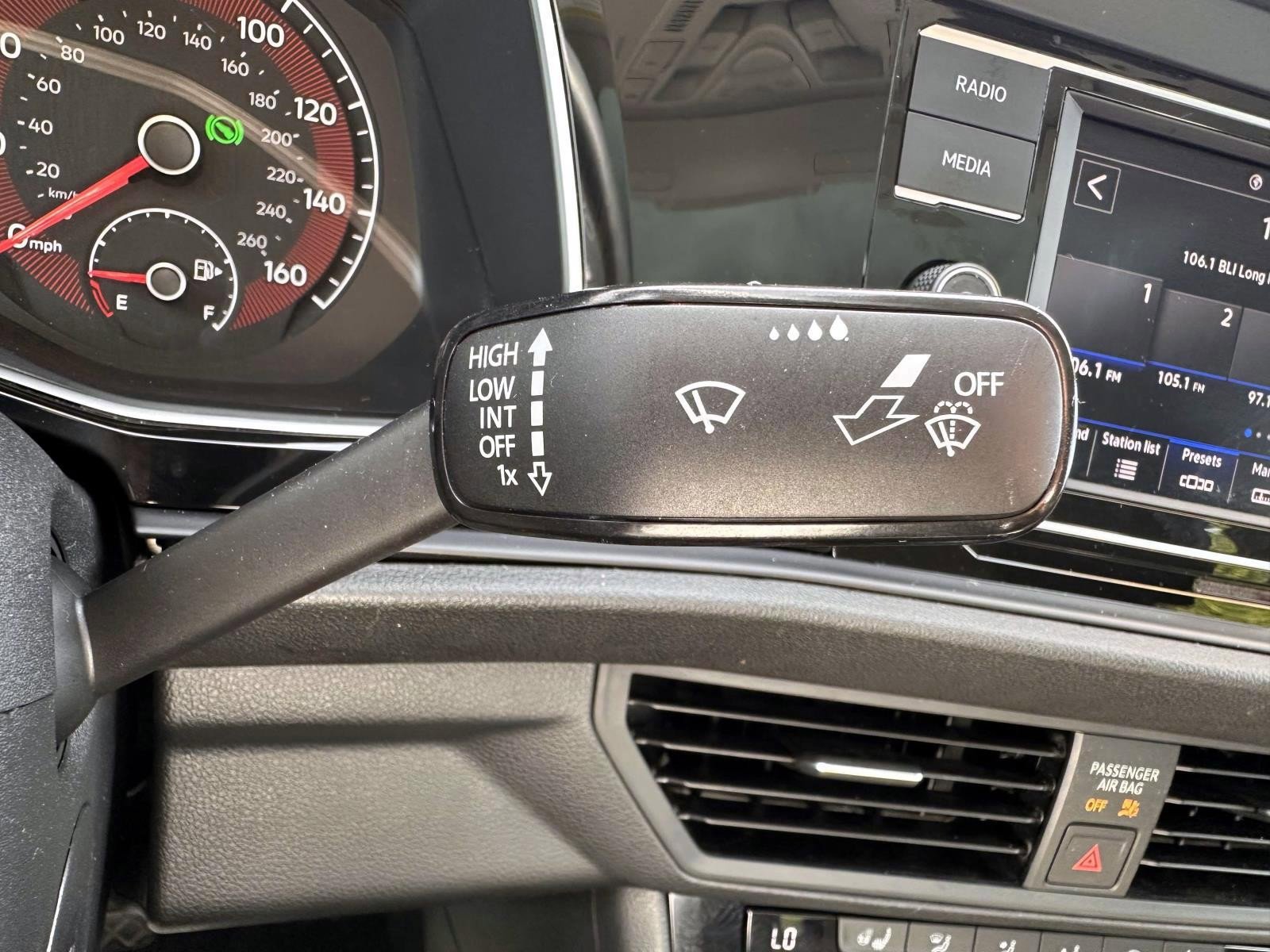 Used 2020 Volkswagen Jetta SE w/ SE Cold Weather Package FWD image 19