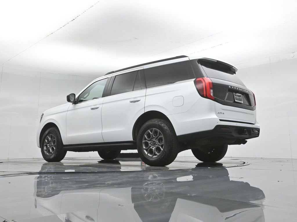 Used 2025 Ford Expedition Active AWD/4WD image 55