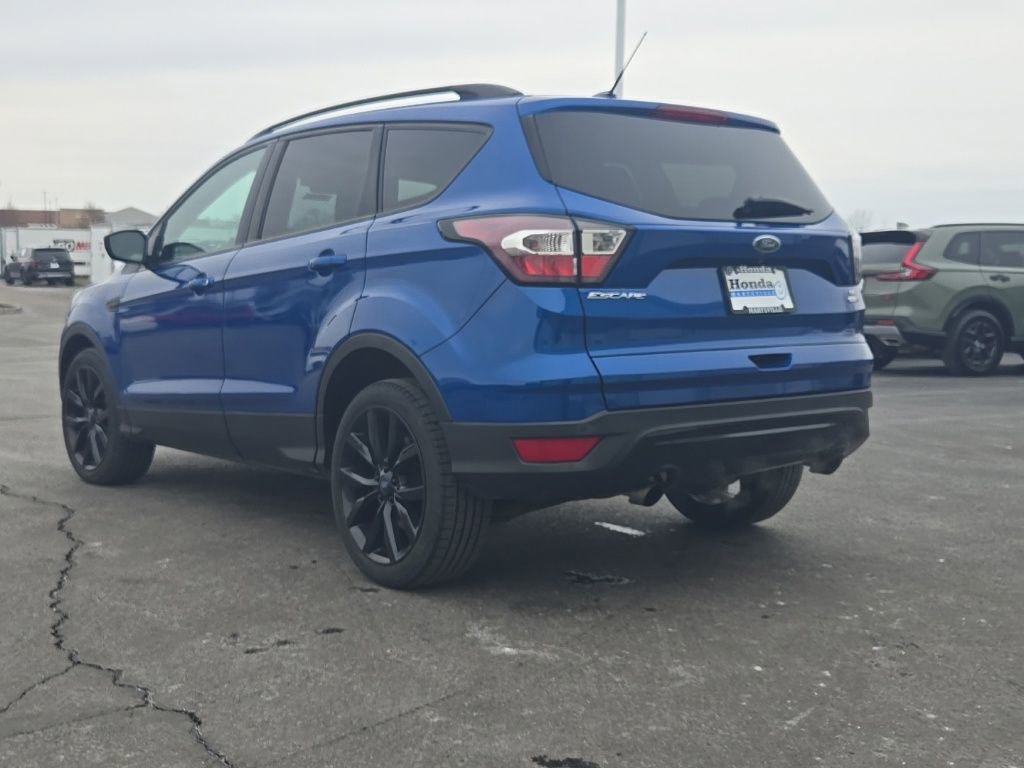 Used 2017 Ford Escape SE w/ Equipment Group 201A image 5