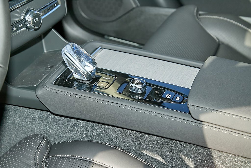 New 2026 Volvo XC90 B5 Ultra w/ Protection Package image 16