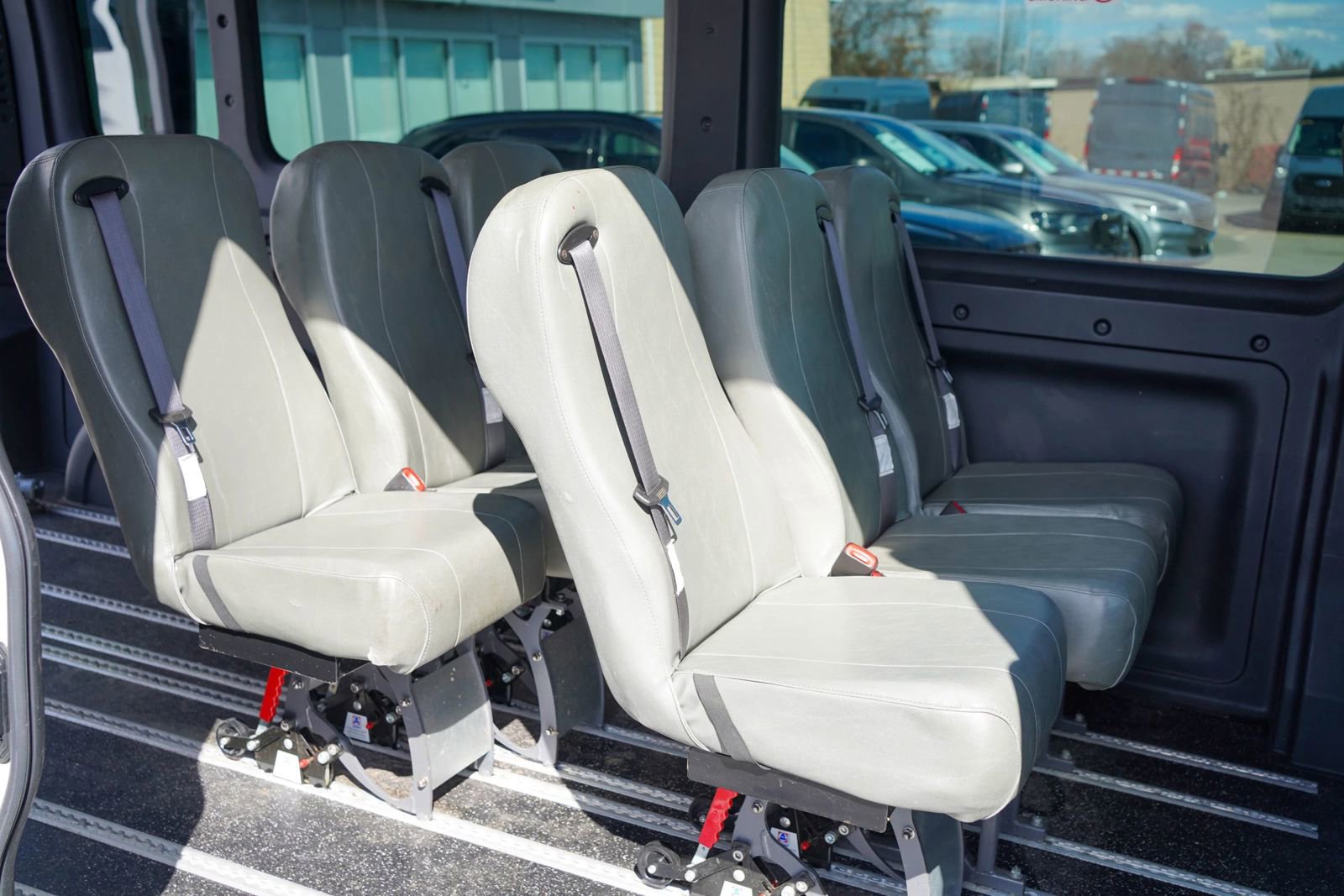 Used 2016 RAM ProMaster 2500 w/ Premium Appearance Group FWD image 19
