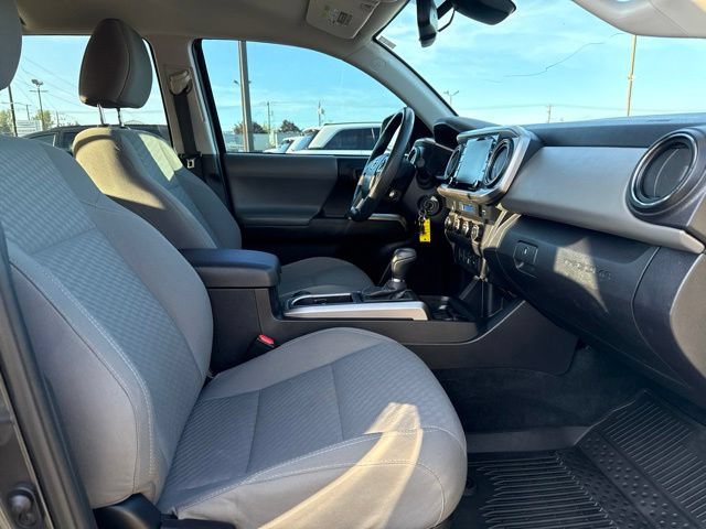 Used 2021 Toyota Tacoma SR5 AWD/4WD image 10