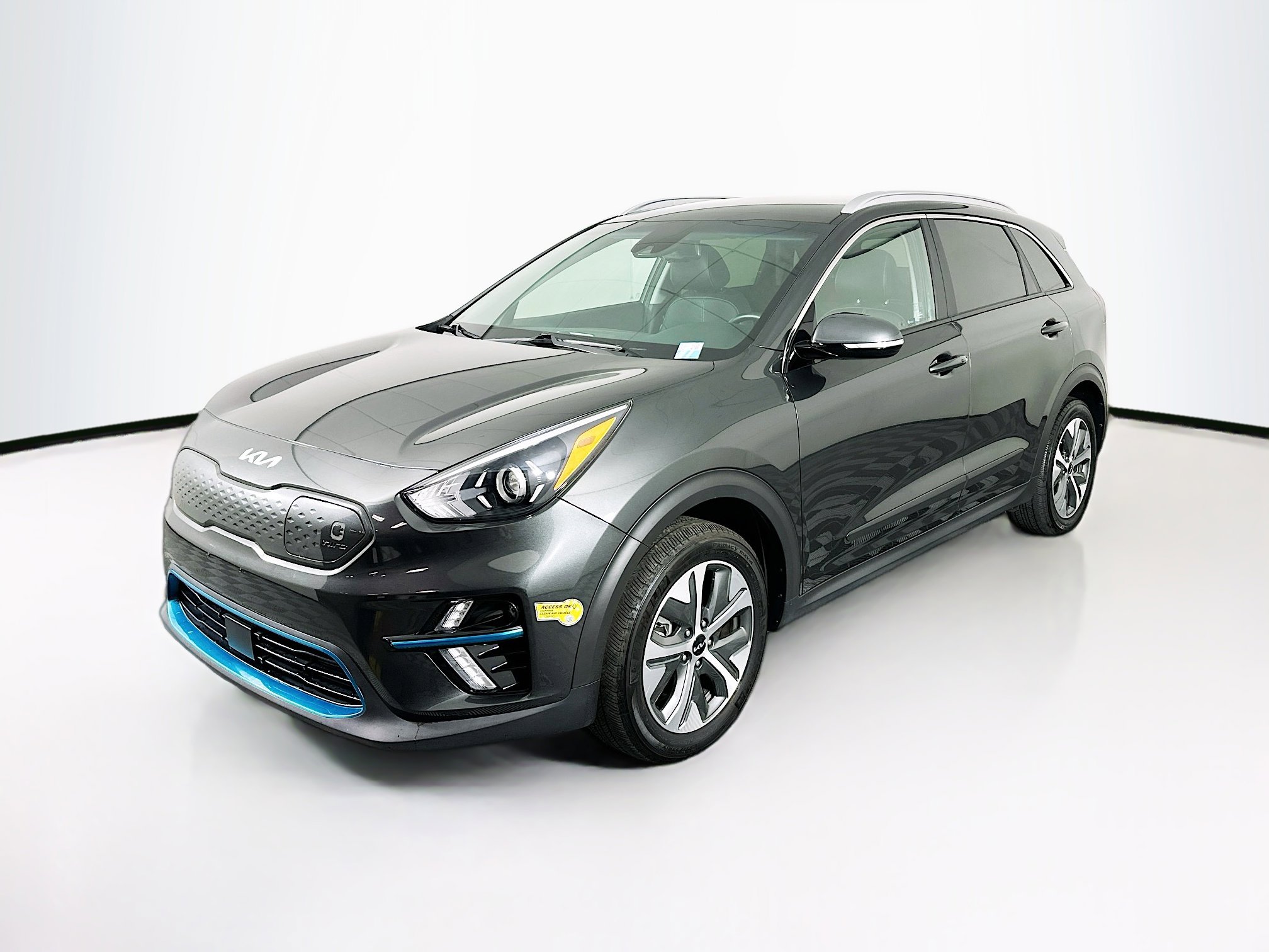 Used 2022 Kia Niro EX image 3