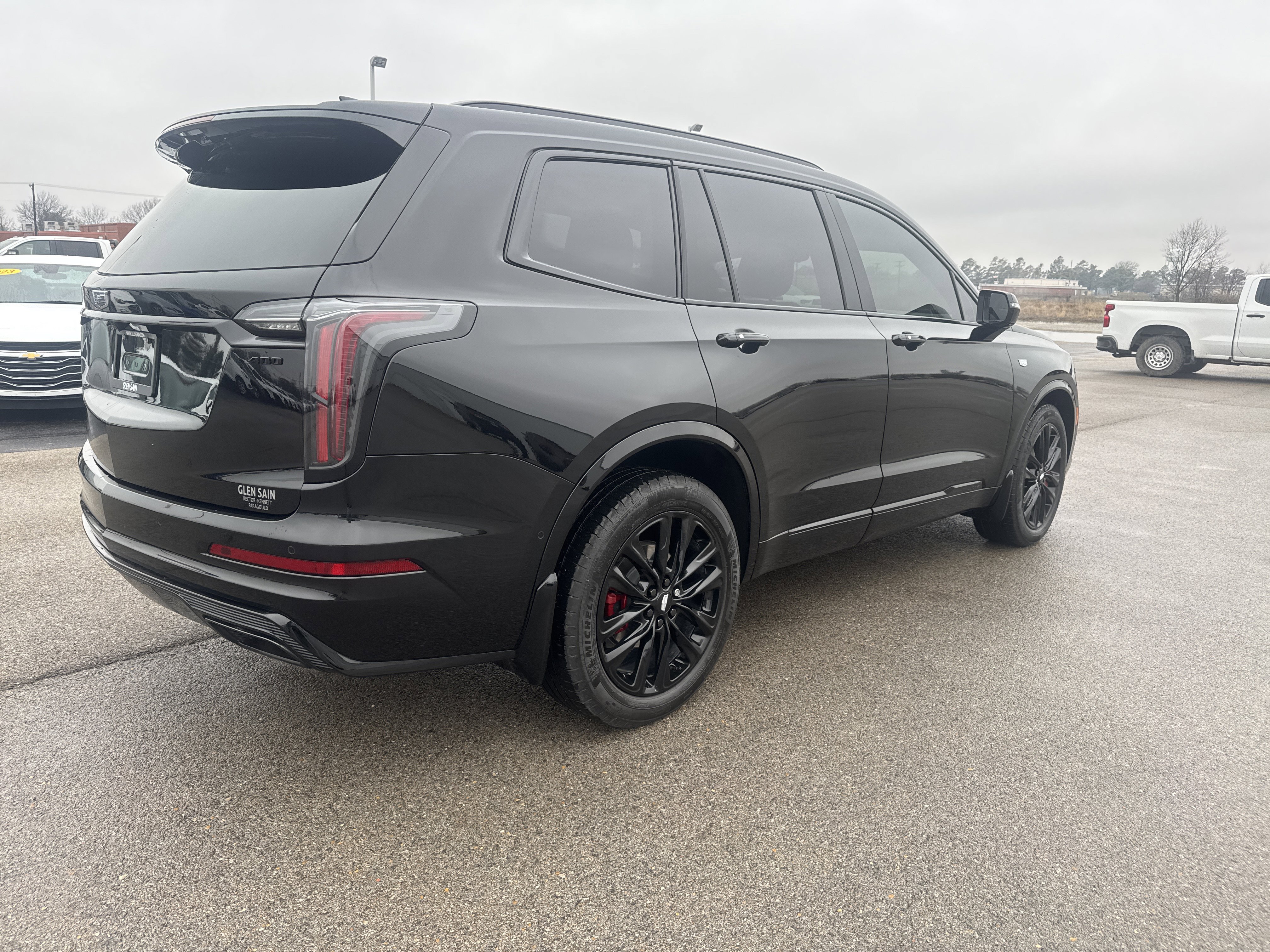 Used 2024 Cadillac XT6 Sport w/ LPO, ONYX Package image 5