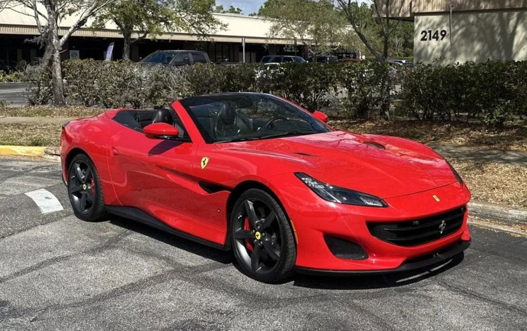 Used 2019 Ferrari Portofino RWD image 3