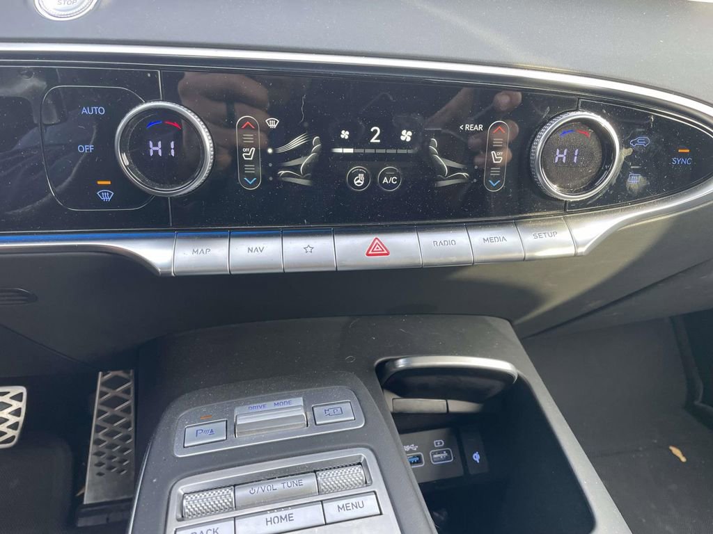 Used 2025 Genesis GV70 3.5T Sport w/ Sport Advanced Package image 42