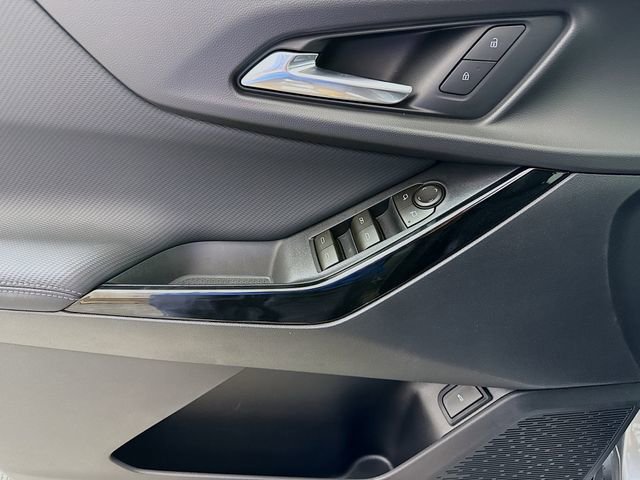 New 2026 Chevrolet Equinox LT w/ Convenience Package II FWD image 18