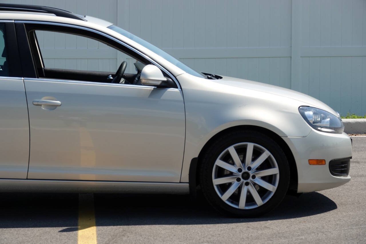 Used 2012 Volkswagen Jetta TDI FWD image 25
