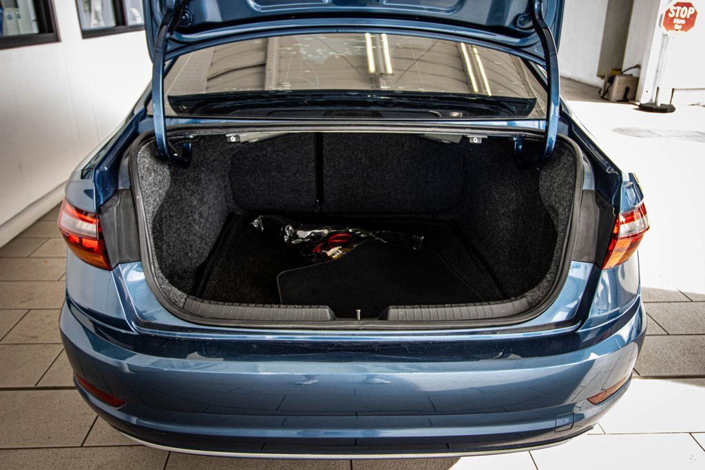 Used 2019 Volkswagen Jetta SE image 16