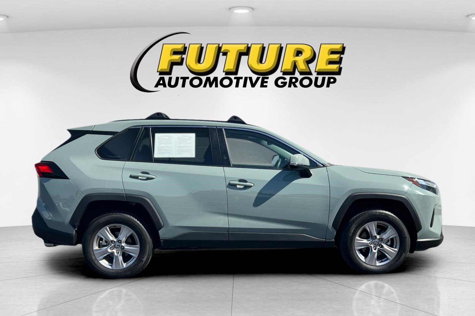 Used 2022 Toyota RAV4 XLE image 2