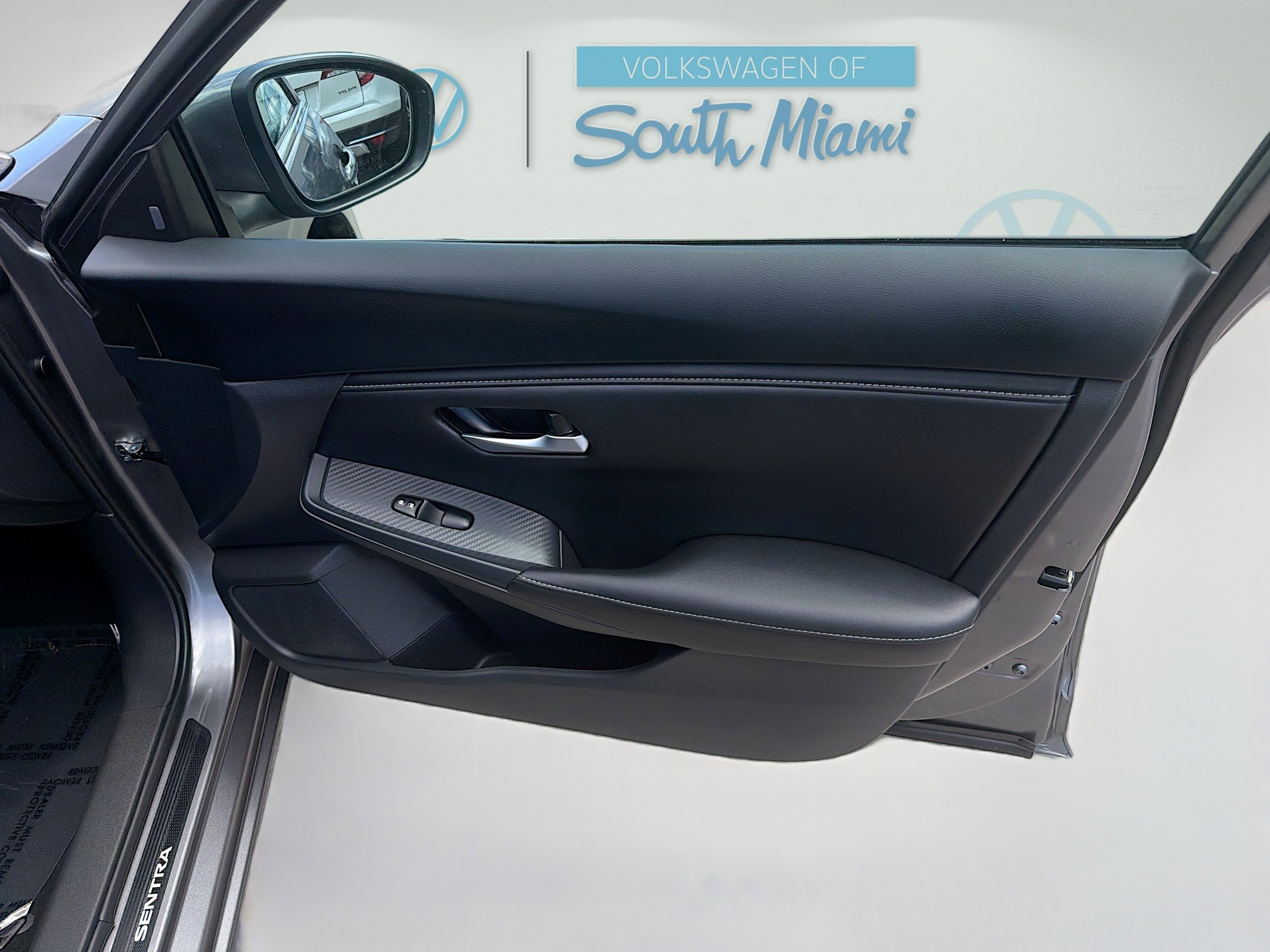 Used 2025 Nissan Sentra SV FWD image 32