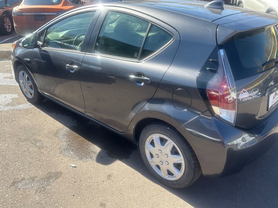 Used 2015 Toyota Prius C Two image 5