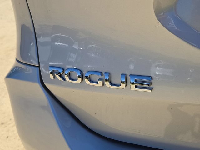 Used 2018 Nissan Rogue SV AWD/4WD image 30