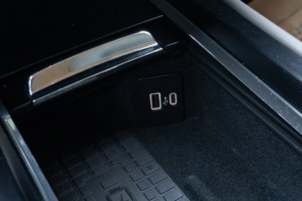 Used 2025 Lincoln Corsair Reserve FWD image 29