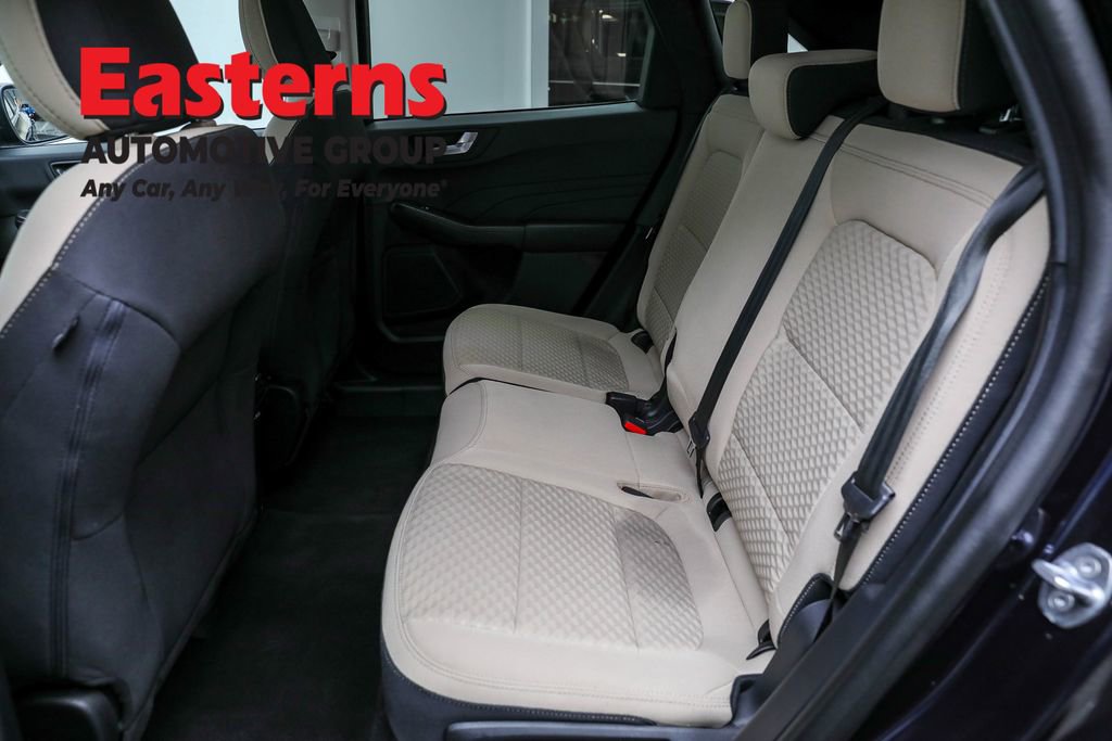 Used 2021 Ford Escape SE image 20