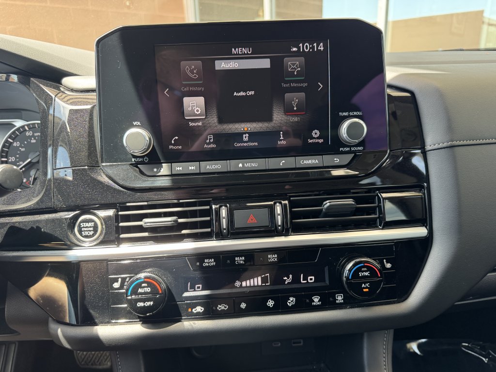 Used 2024 Nissan Pathfinder SV w/ Lighting Package (N92) FWD image 21