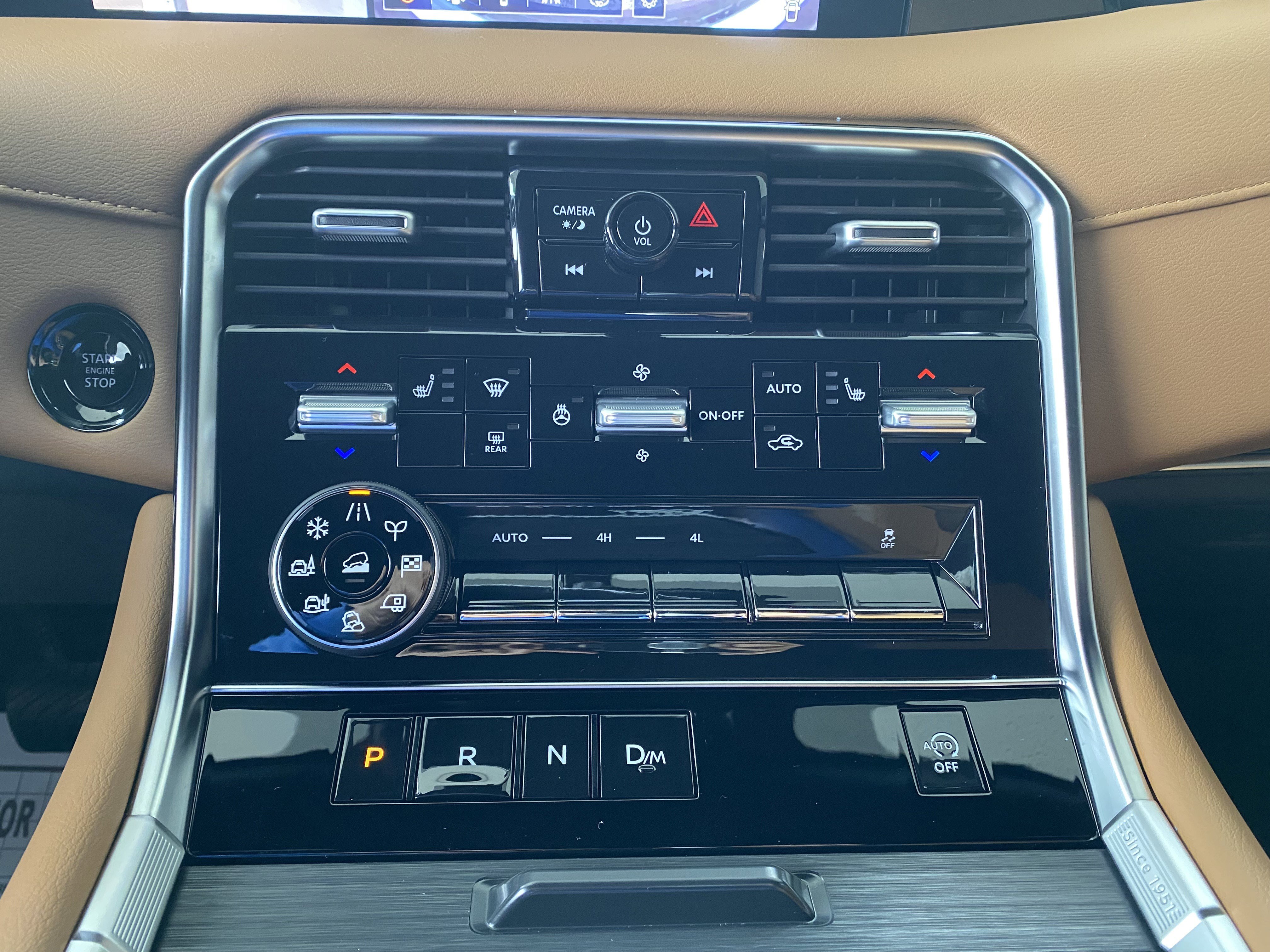 Used 2025 Nissan Armada SL image 28