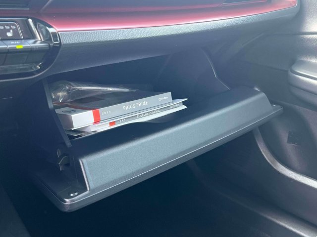 Certified 2024 Toyota Prius Prime FWD image 34