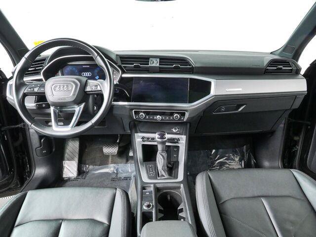 Used 2022 Audi Q3 2.0T Premium AWD/4WD image 16