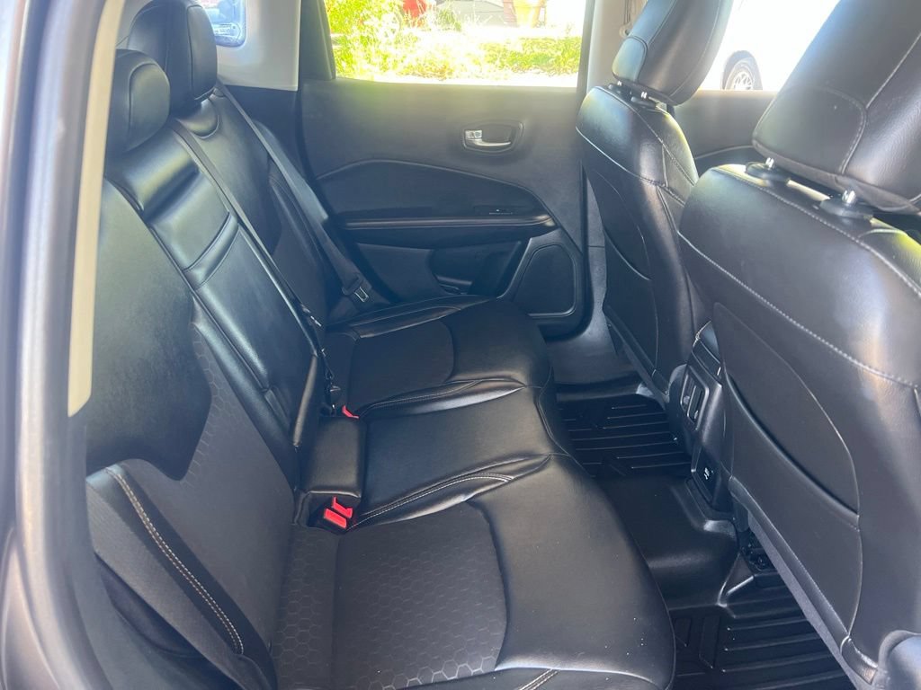 Used 2018 Jeep Compass Latitude w/ Cold Weather Group AWD/4WD image 13